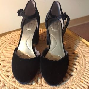 Bandolino velvet shoe